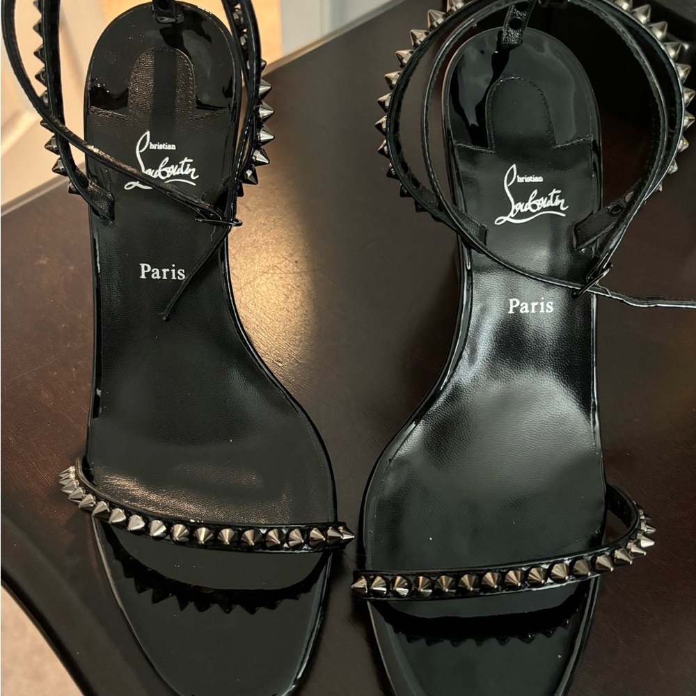 New Louboutins No Box size 39.  Will fit a size 8 or 8 1/2 foot best.